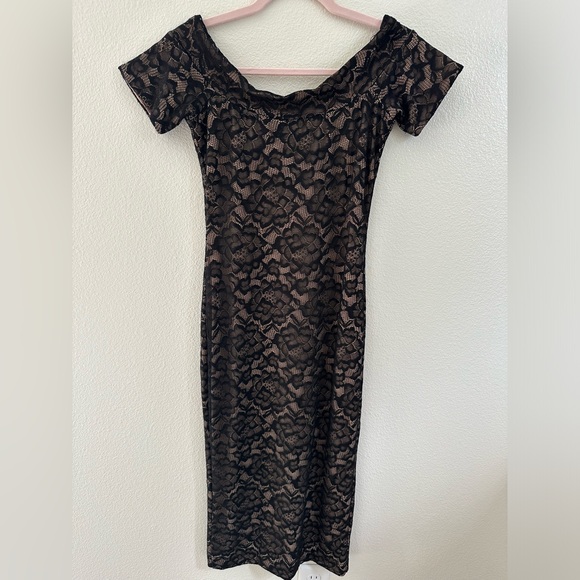 Cute lace with nude lining dress. - Picture 1 of 3
